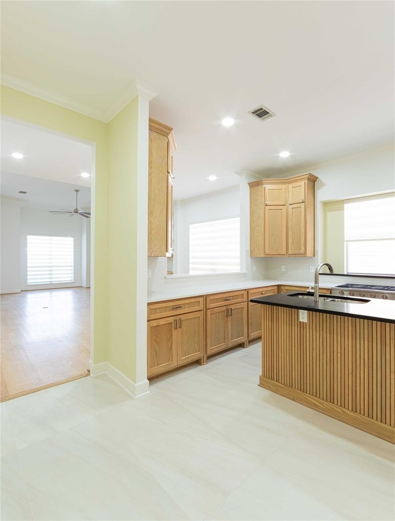 6080 Thursby Avenue - Photo 7