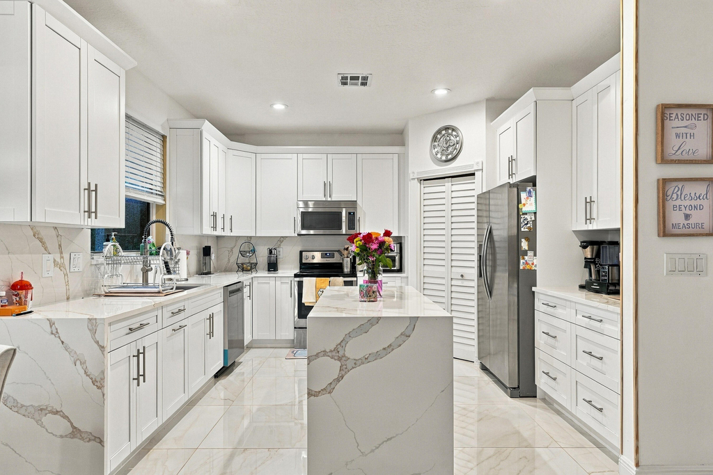 1720 Corsica Drive - Photo 6