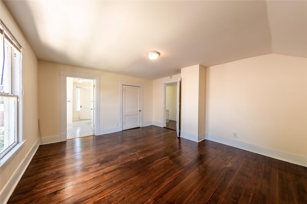 5336 Junius Street - Photo 10