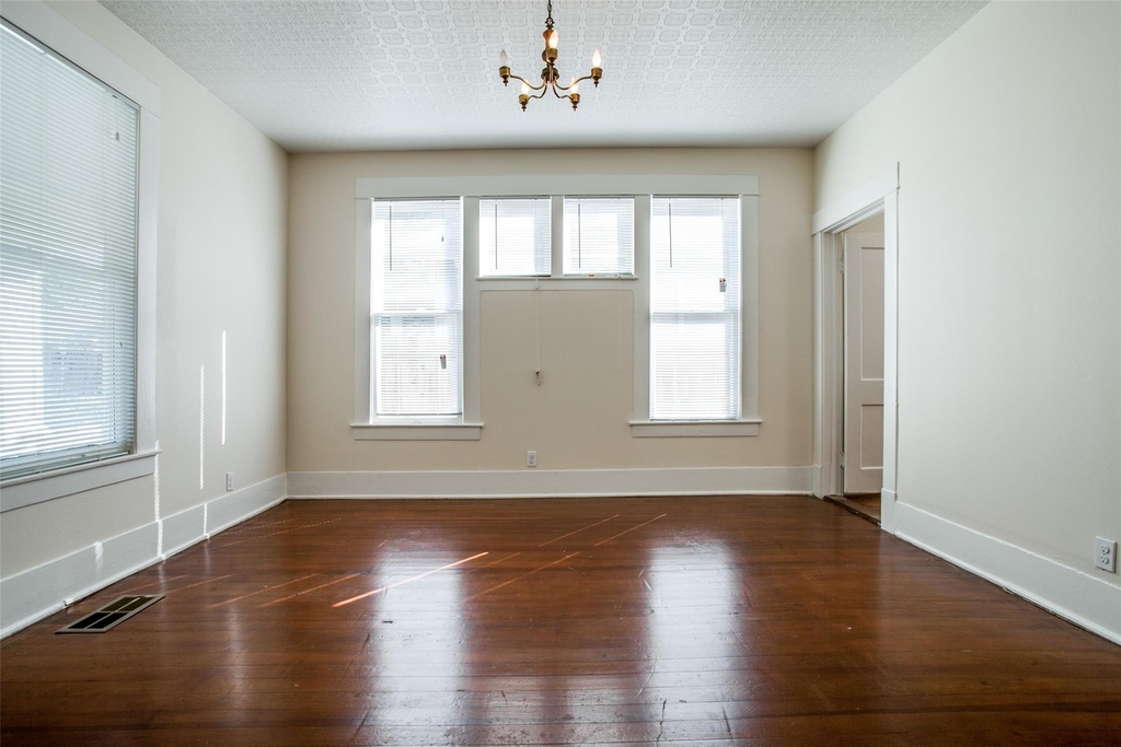 5336 Junius Street - Photo 37
