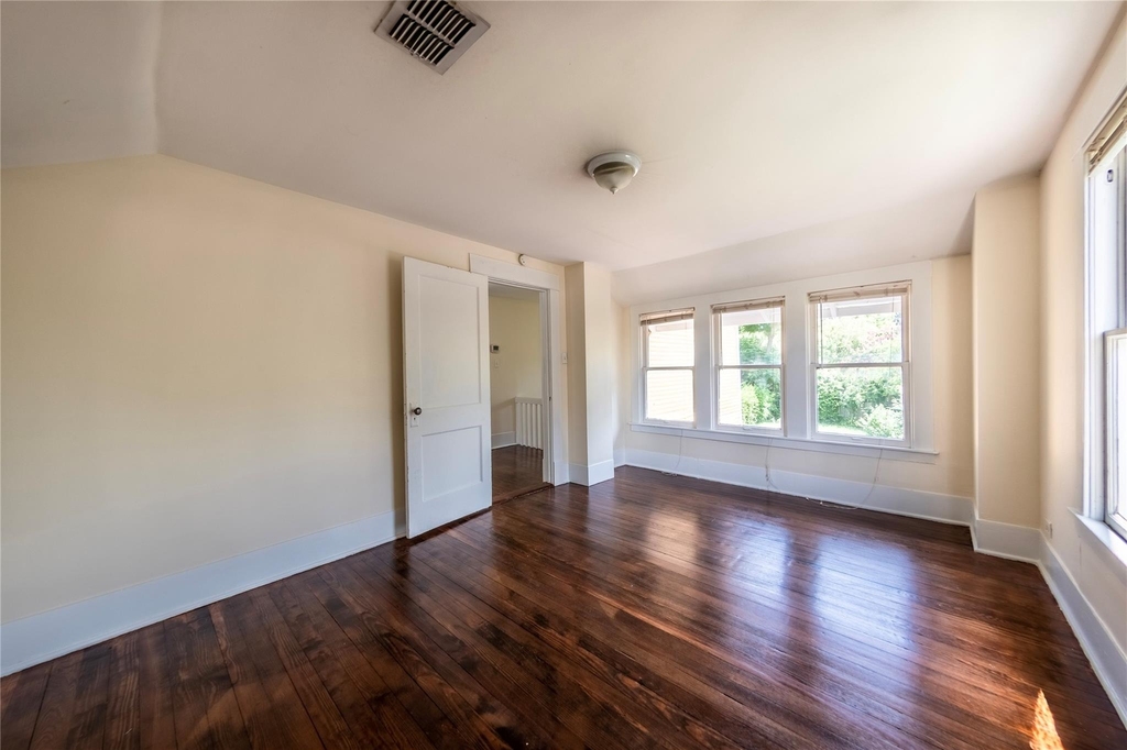 5336 Junius Street - Photo 11