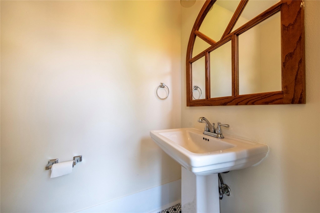 5336 Junius Street - Photo 19