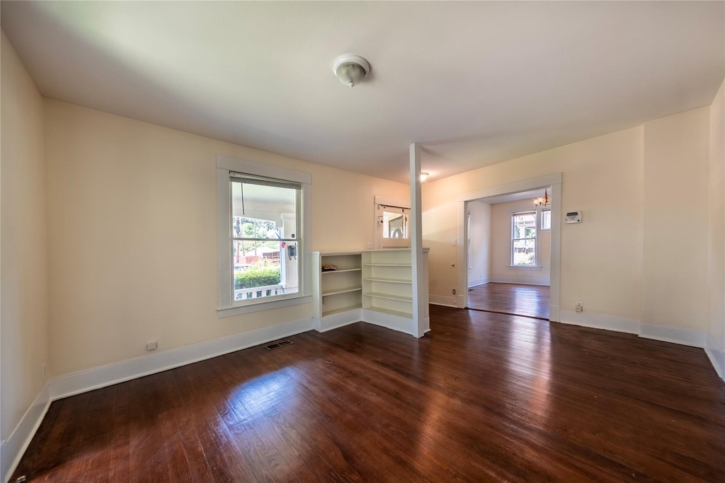 5336 Junius Street - Photo 3