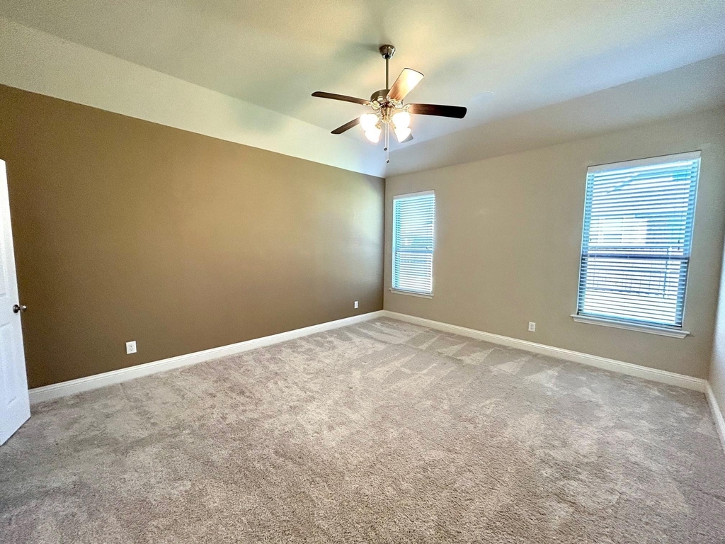 1400 Via Toscana Lane - Photo 19