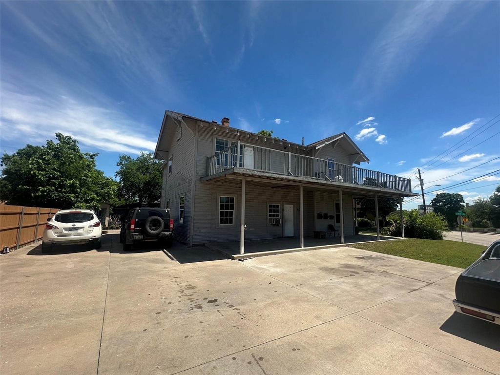 431 E 8th Street - Photo 15