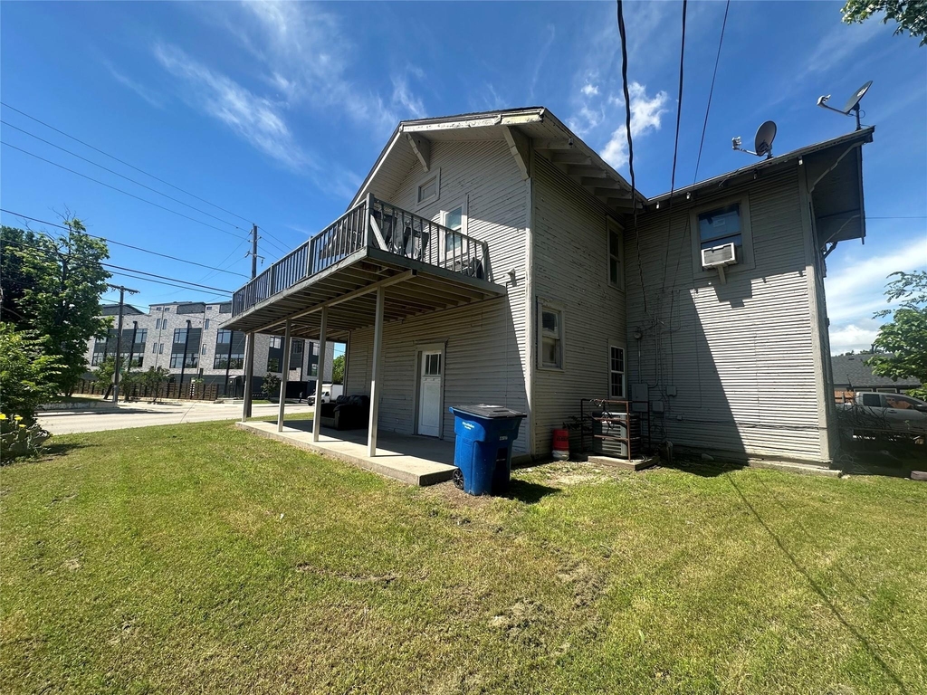 431 E 8th Street - Photo 13