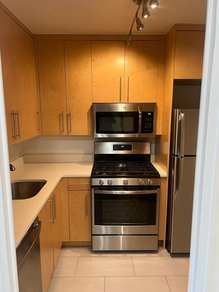 West 52nd Street /  8th Avenue - Photo 0