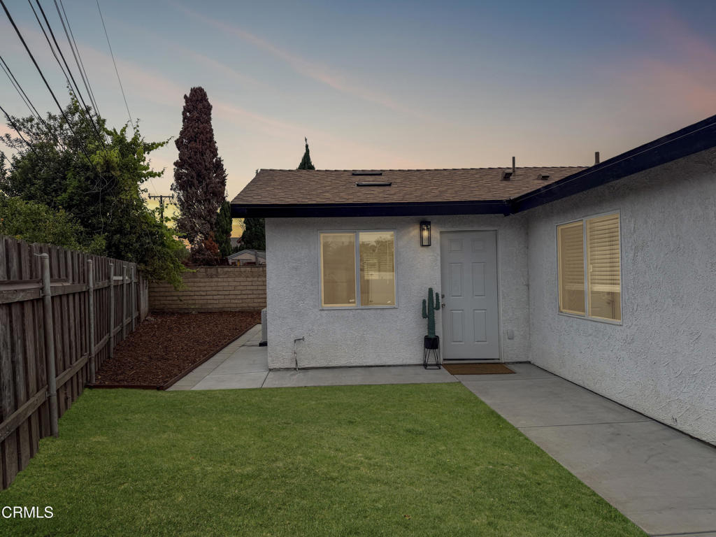 1521 N H Street - Photo 0