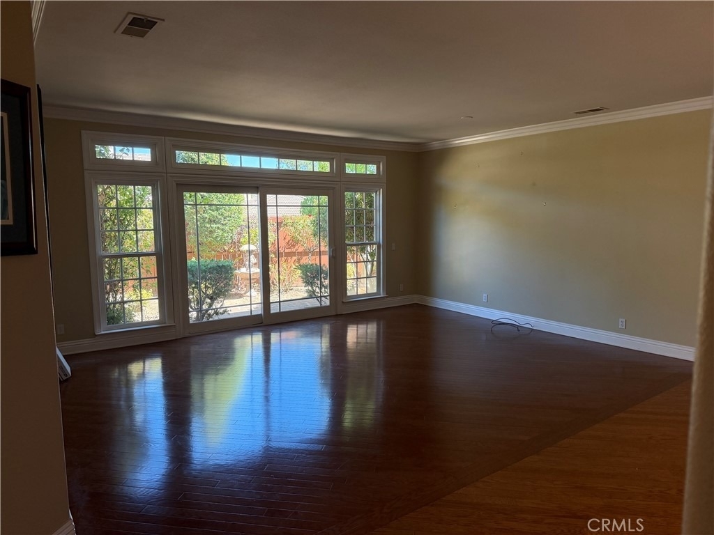 31581 Lakeridge Court - Photo 11