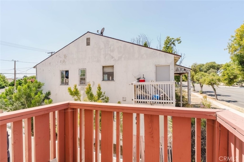 3002 W Victory Boulevard - Photo 14