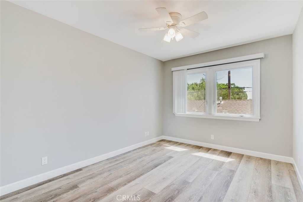 3002 W Victory Boulevard - Photo 19