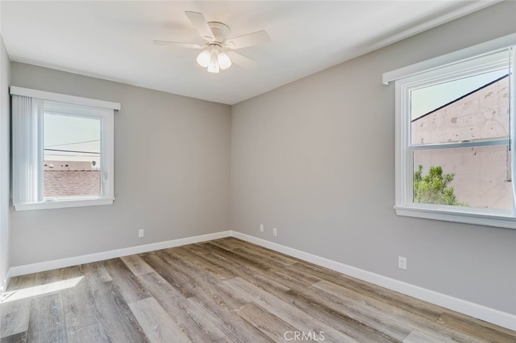 3002 W Victory Boulevard - Photo 17