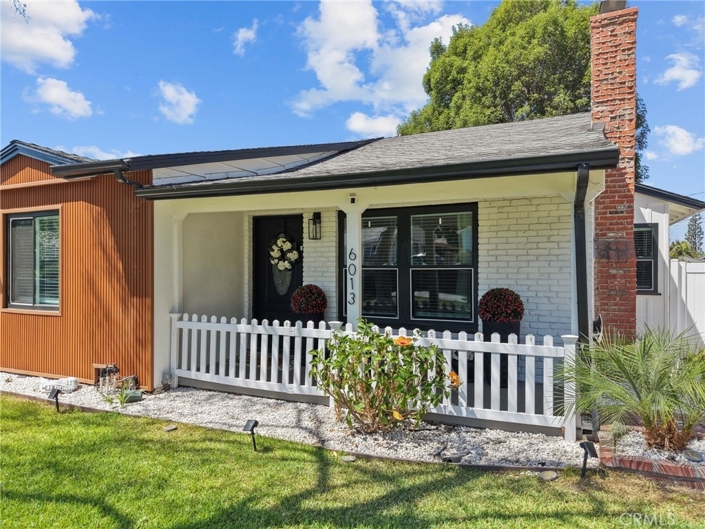 6013 Gregory - Photo 2