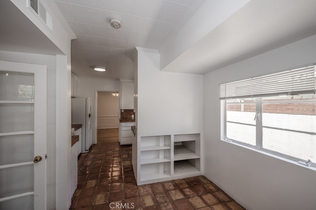 6229 Agnes Avenue - Photo 10