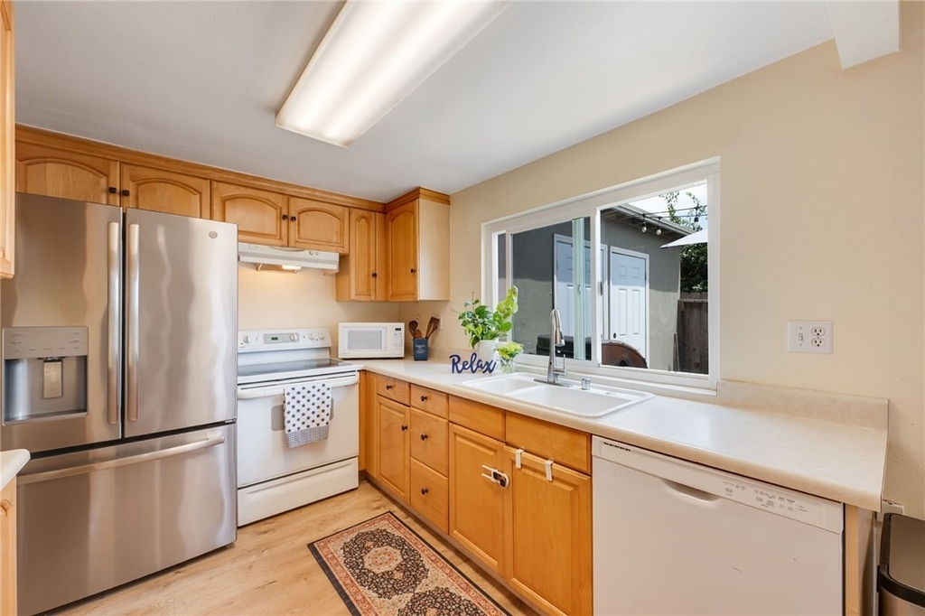 4792 Larwin Avenue - Photo 9