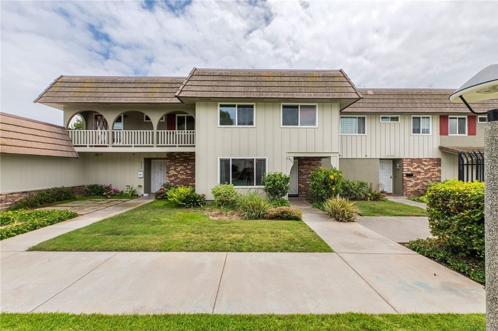4792 Larwin Avenue - Photo 32