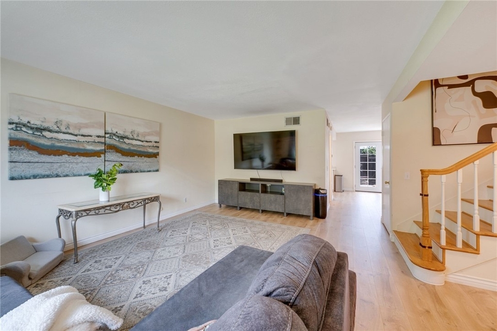 4792 Larwin Avenue - Photo 3