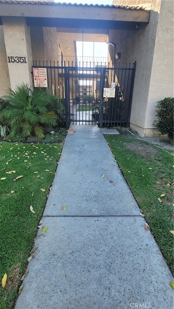 15351 Orange Avenue - Photo 16