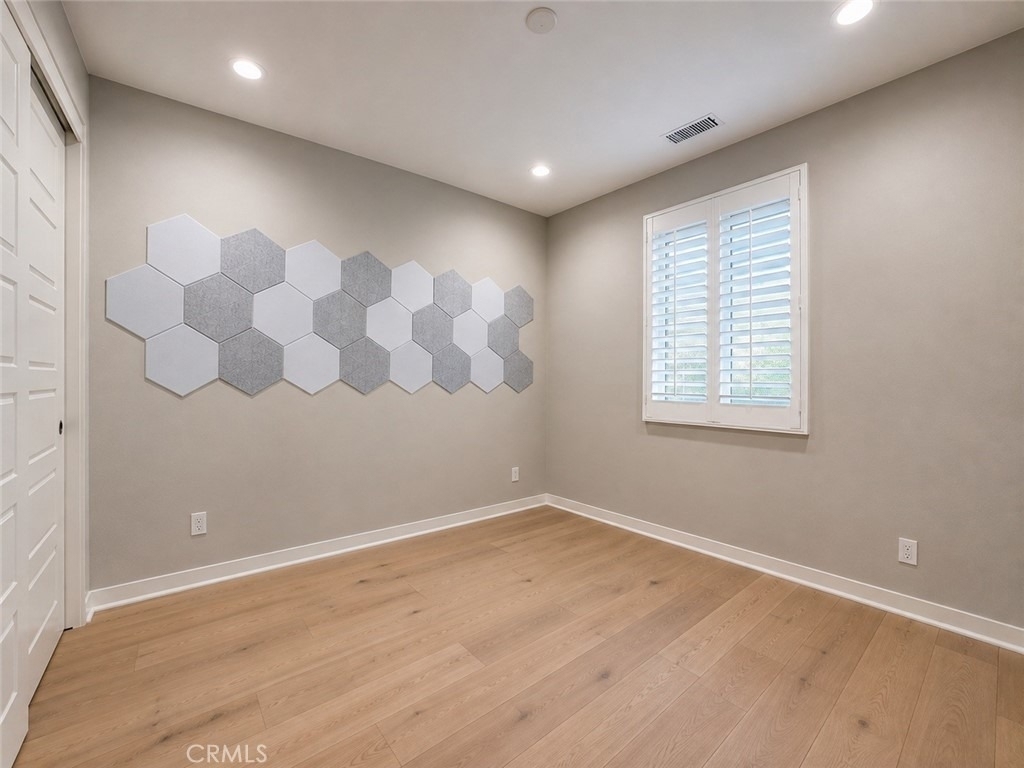 23 Sanctuary - Photo 9