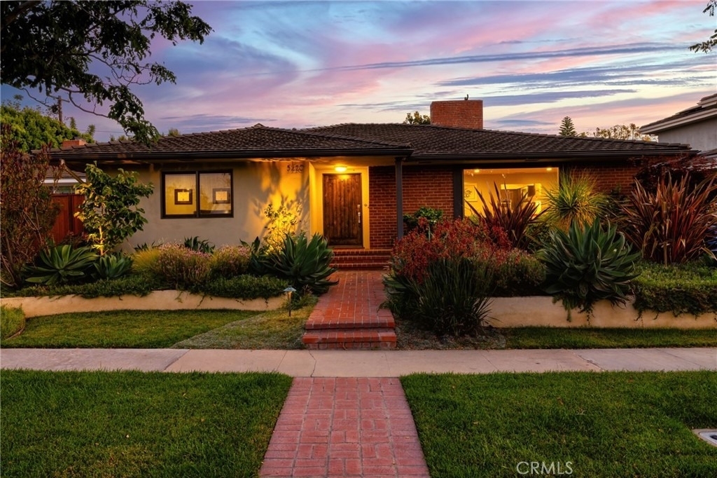 5220 E Los Flores Street - Photo 0