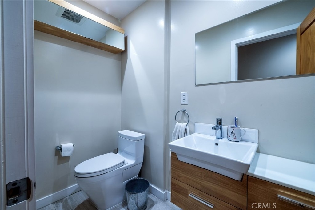 5220 E Los Flores Street - Photo 21
