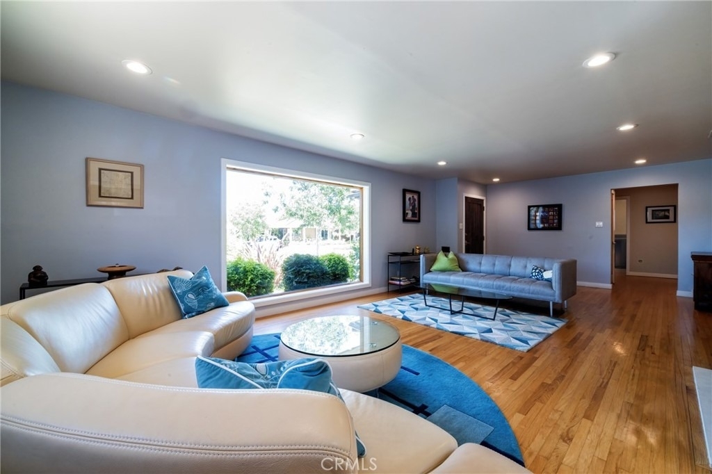 5220 E Los Flores Street - Photo 7