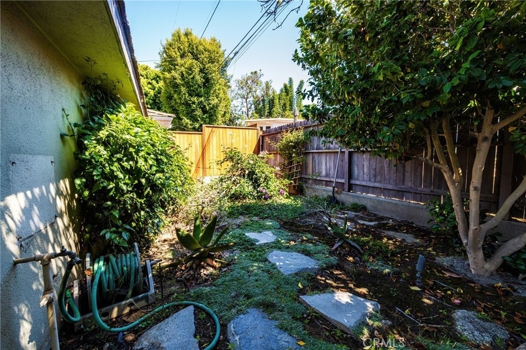 5220 E Los Flores Street - Photo 29