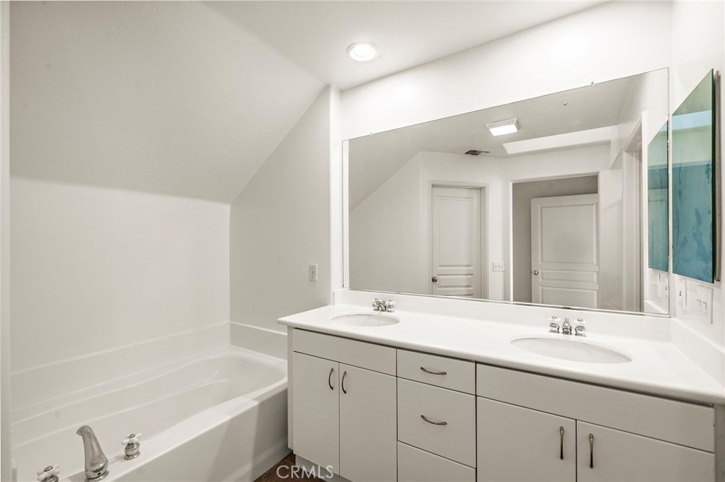 4 Bloomington - Photo 19
