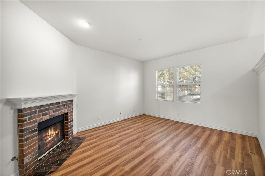 4 Bloomington - Photo 1