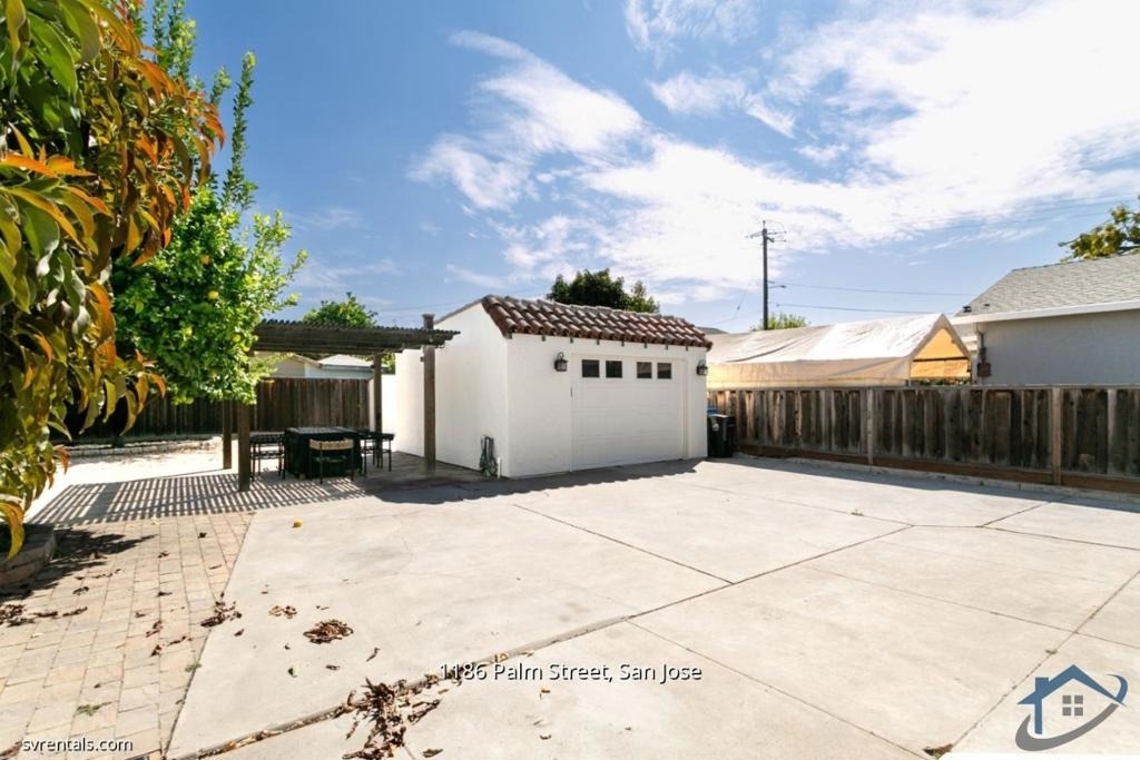 1186 Palm Street - Photo 20