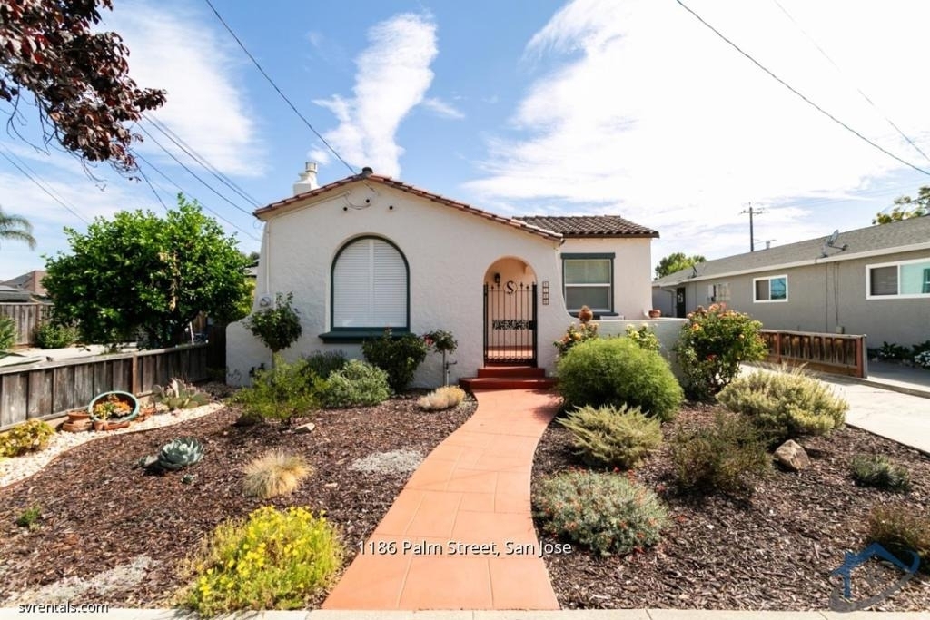 1186 Palm Street - Photo 0