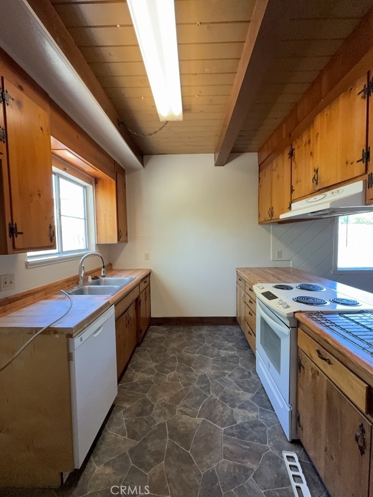 3001 Lakeshore Boulevard - Photo 1