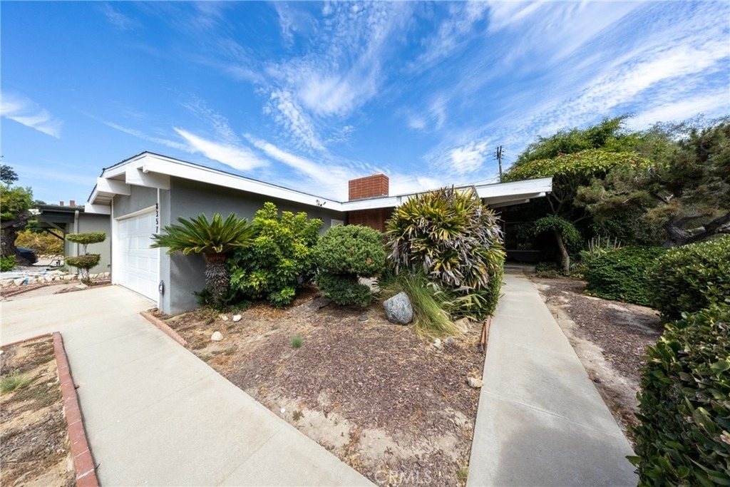 8357 Elsmore - Photo 2