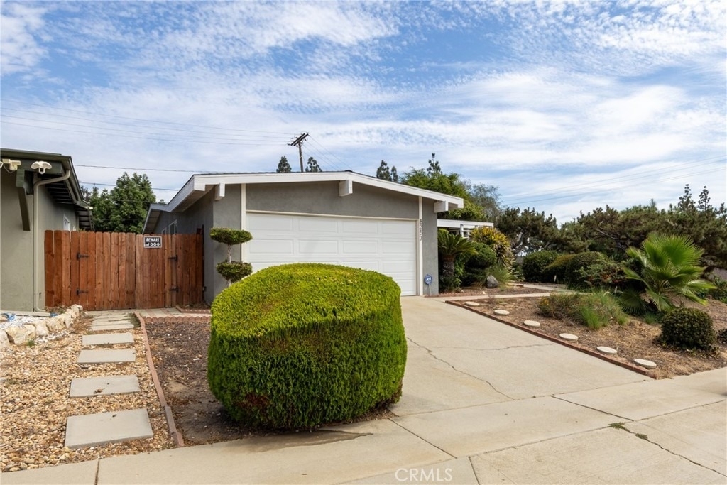 8357 Elsmore - Photo 0