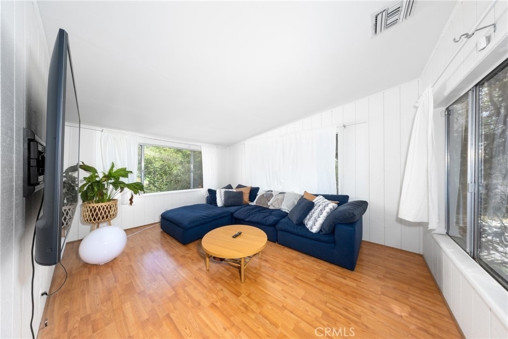 8357 Elsmore - Photo 8