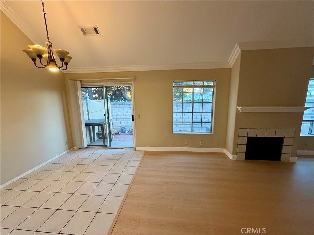 1371 S Park Avenue - Photo 2