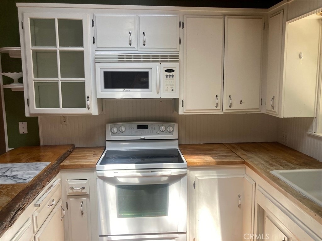 143 Western - Photo 15