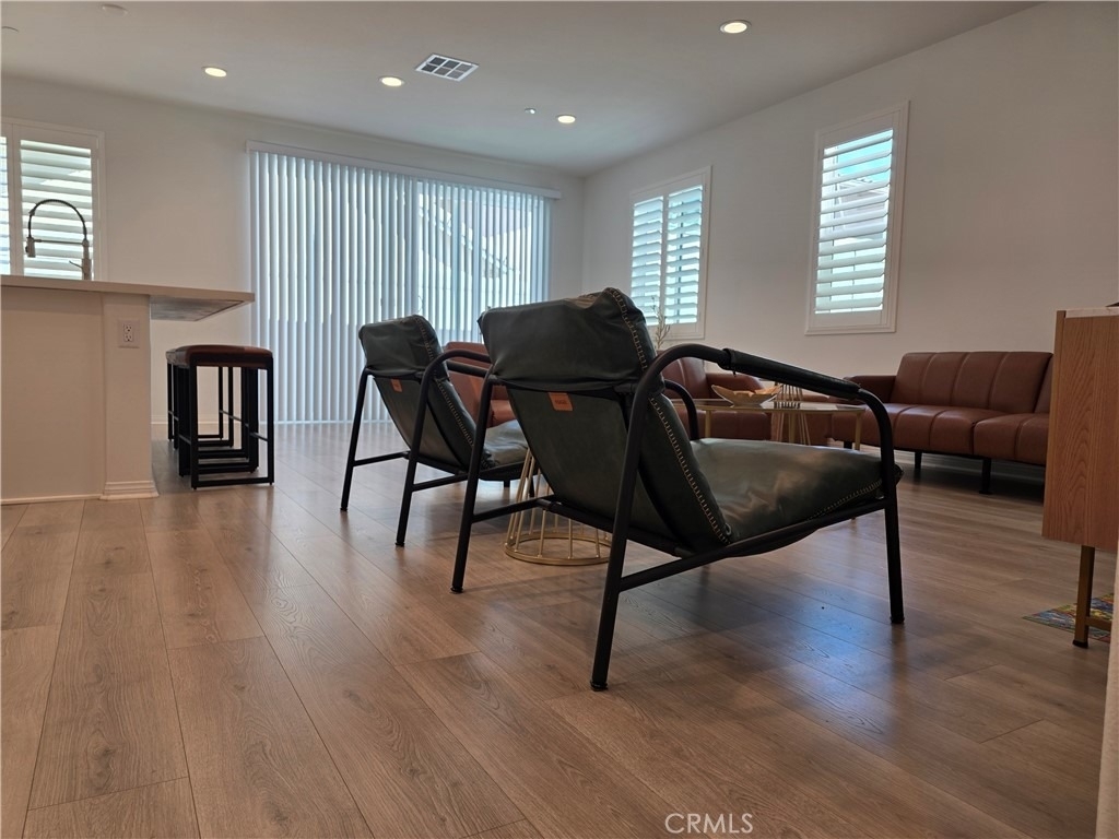 24115 Hillcrest - Photo 5