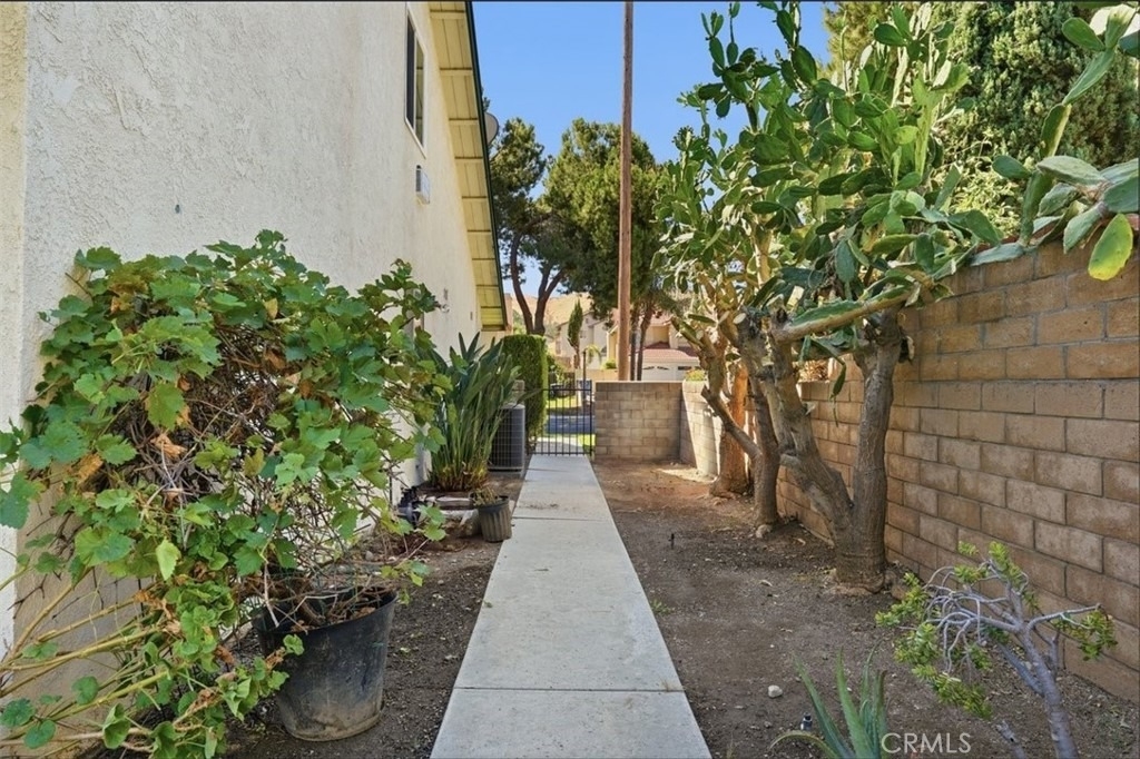 25972 Hinckley - Photo 32