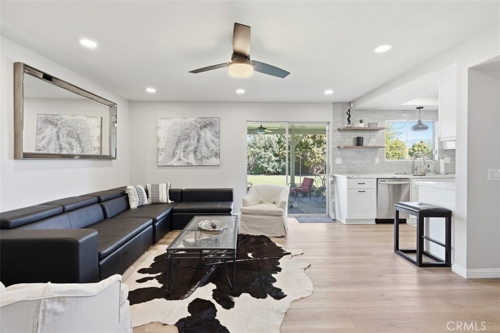 25972 Hinckley - Photo 9