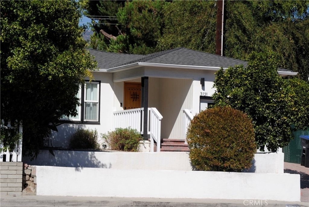 3121 Honolulu Avenue - Photo 0