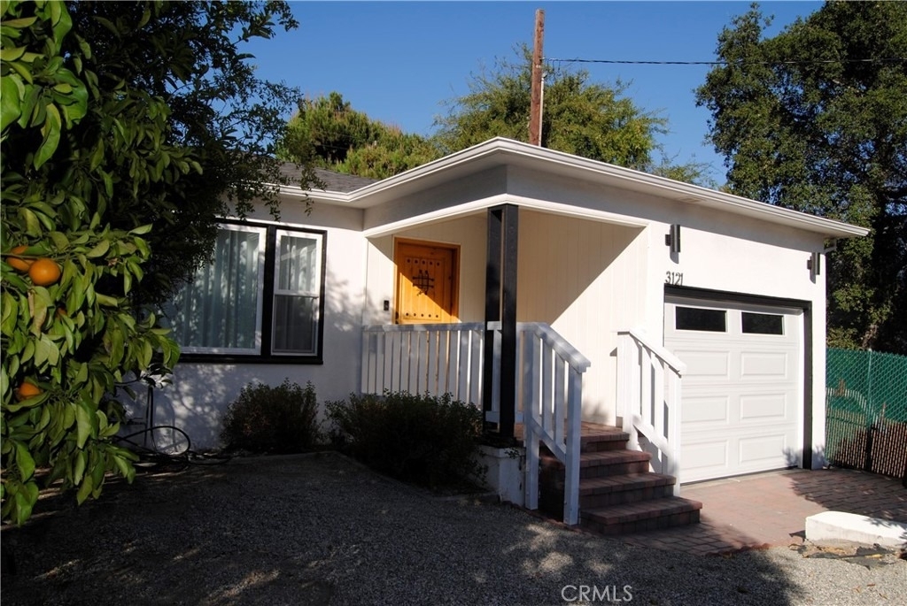 3121 Honolulu Avenue - Photo 1