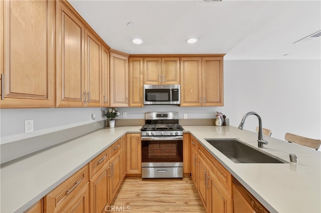 16408 Valencia Avenue - Photo 8