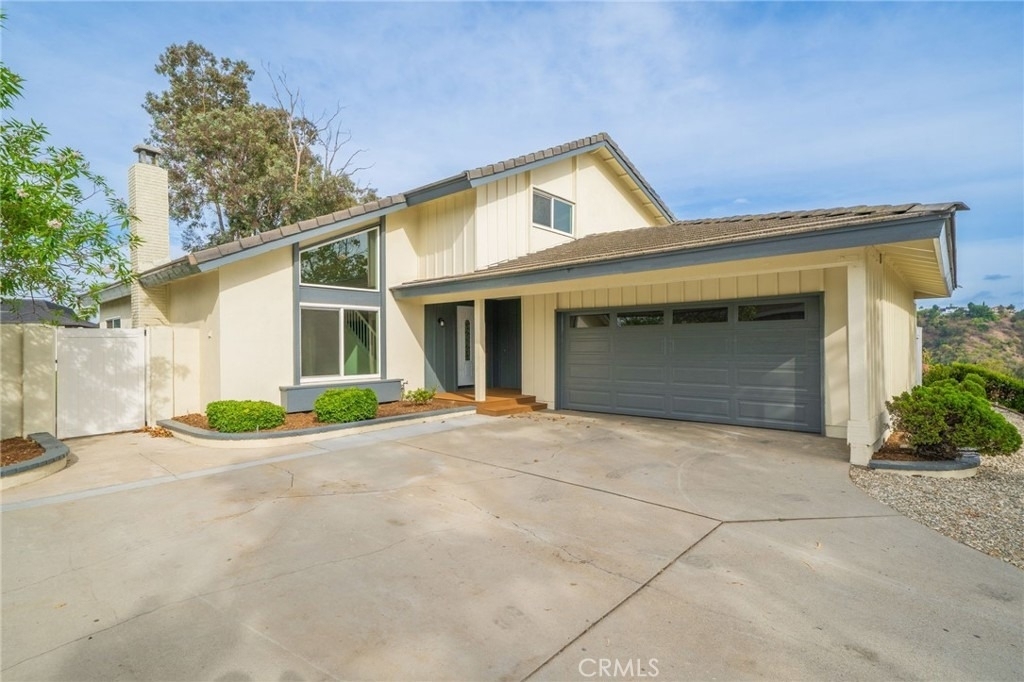 1638 Ano Nuevo - Photo 0
