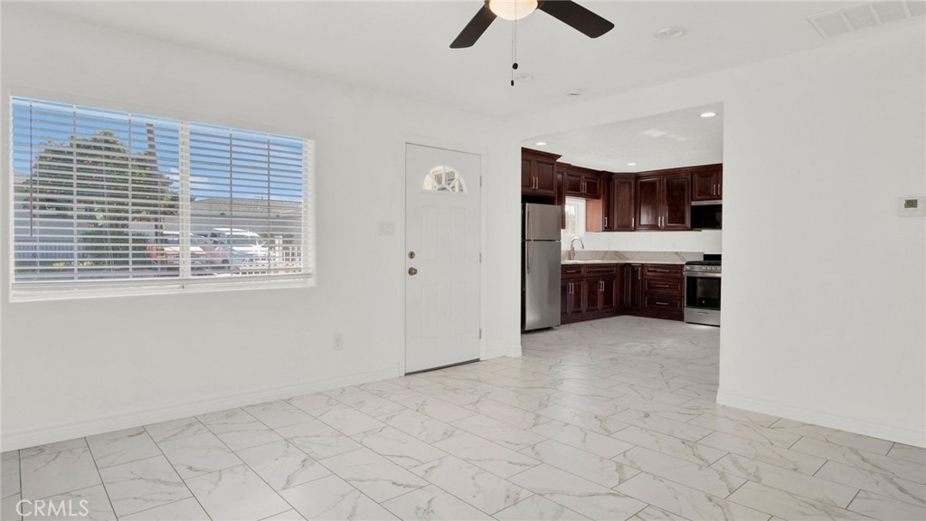 2239 W Lincoln Street - Photo 4