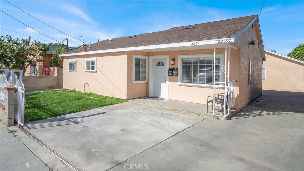2239 W Lincoln Street - Photo 1
