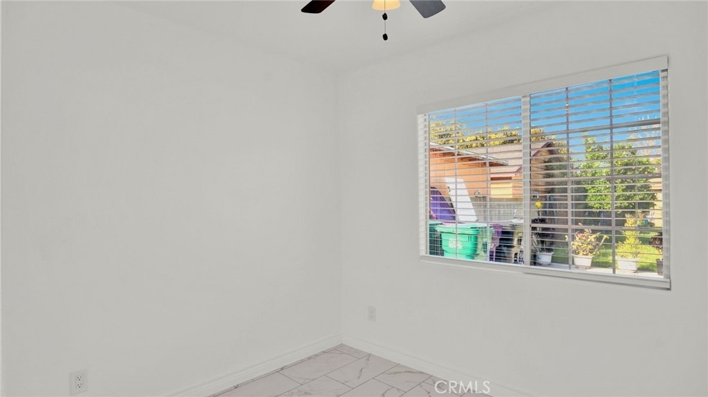 2239 W Lincoln Street - Photo 19