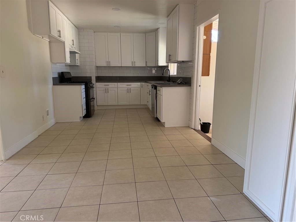 541 E Merced - Photo 5