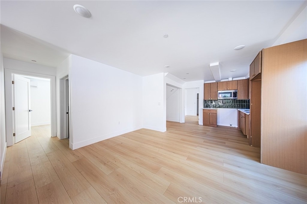 1261 S Longwood Avenue - Photo 8