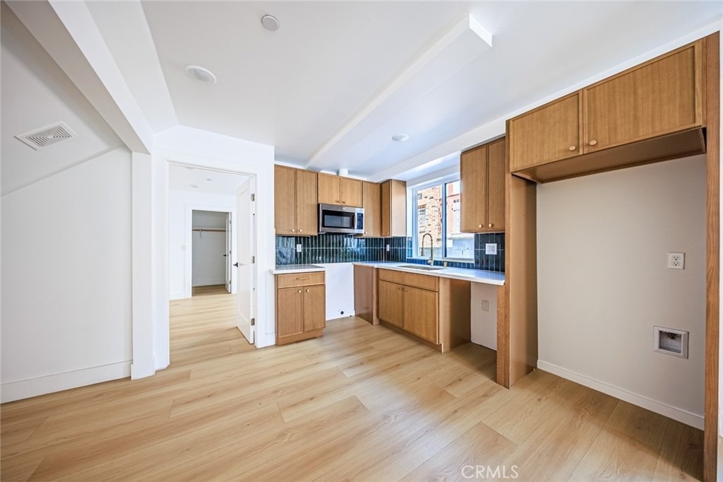 1261 S Longwood Avenue - Photo 9